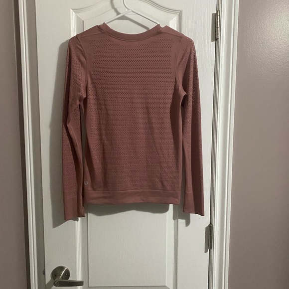 EUC Lululemon Breeze By Longsleeve - Picture 6 of 6